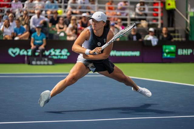 天天赢球-斯瓦泰克首次在家乡夺冠 一纪录向七传奇女将看齐